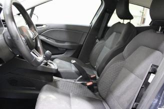 Renault Clio  picture 11