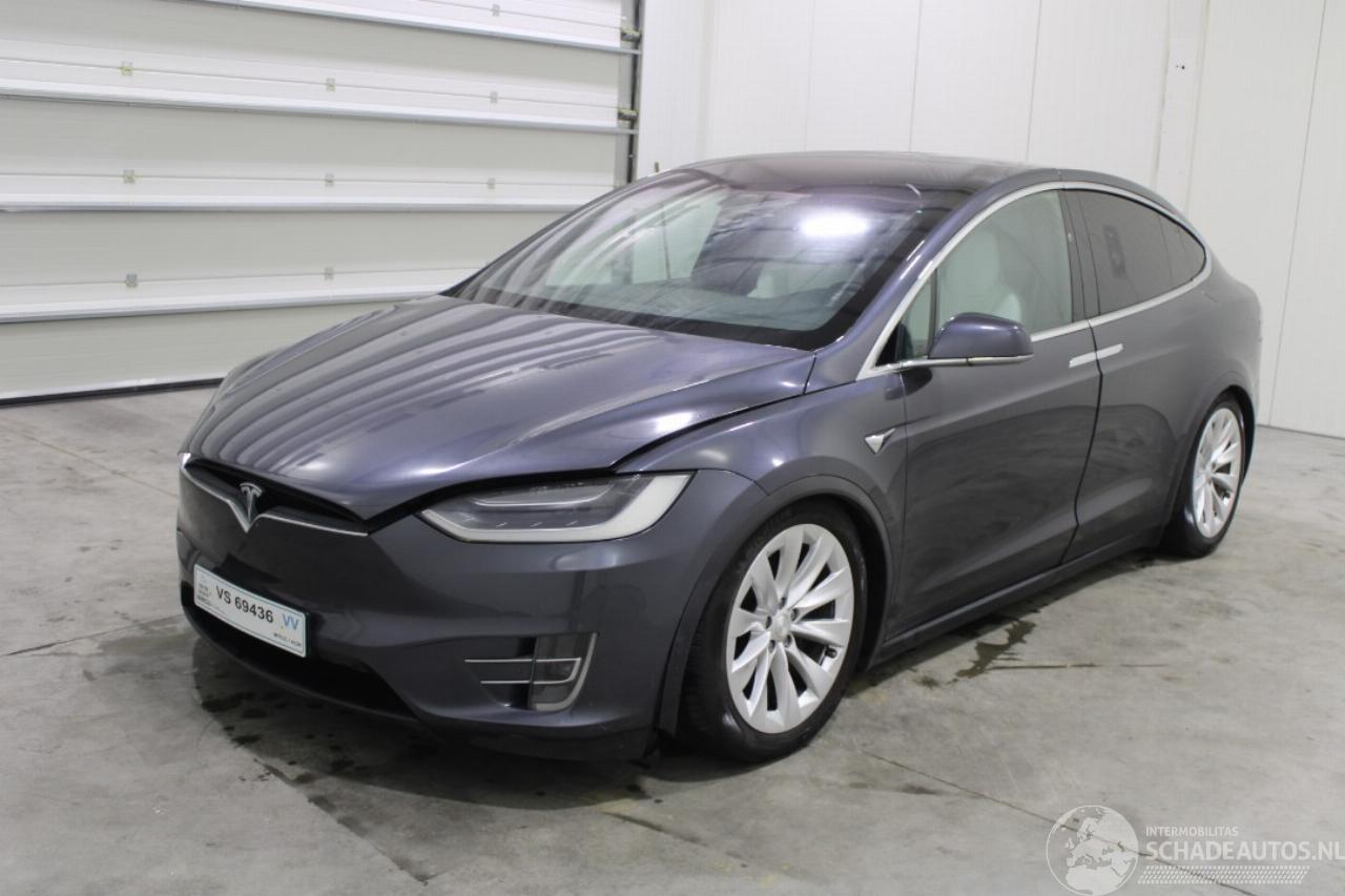Tesla Model X 