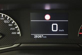 Peugeot 208  picture 13