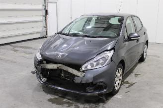 Voiture accidenté Peugeot 208  2015/12