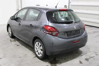 Peugeot 208  picture 4