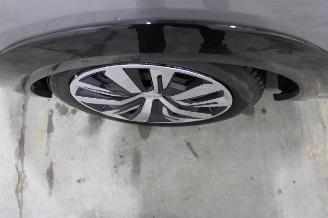 Peugeot 208  picture 9