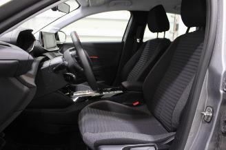 Peugeot 208  picture 11