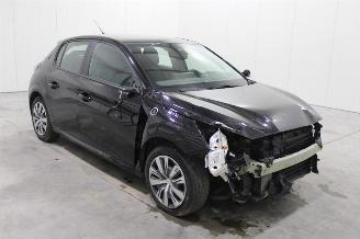 Peugeot 208  picture 2