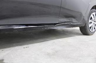 Peugeot 208  picture 20