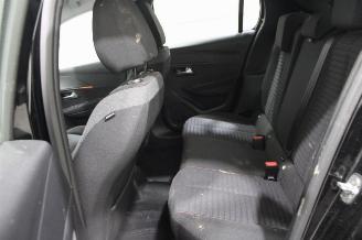 Peugeot 208  picture 12