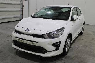 Schadeauto Kia Rio  2021/8