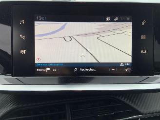 Peugeot 208  picture 14