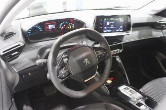 Peugeot e-208  picture 10