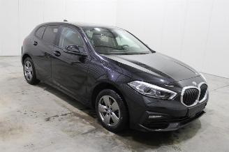 BMW 1-serie 118 picture 2