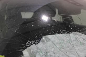 Peugeot 208  picture 21