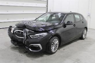 Schadeauto BMW 1-serie 118 2020/10