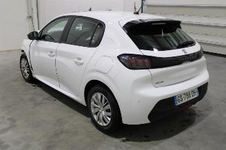 Peugeot 208  picture 4