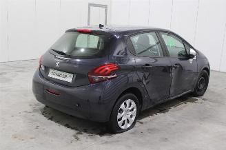 Peugeot 208  picture 4