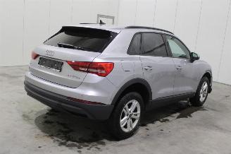 Audi Q3  picture 3
