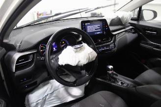 Toyota C-HR  picture 10