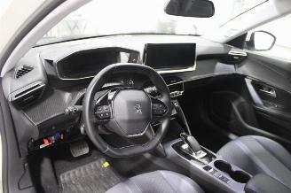 Peugeot 2008  picture 6