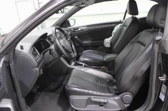 Volkswagen T-Roc  picture 11