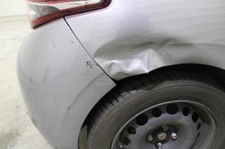 Peugeot 208  picture 9