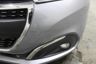 Peugeot 208  picture 5