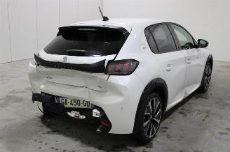Peugeot 208  picture 3