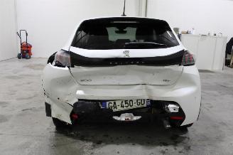 Peugeot 208  picture 6