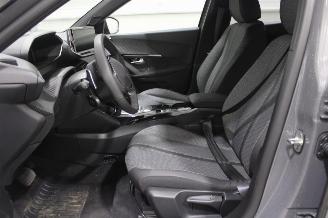 Peugeot 2008  picture 10