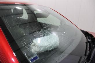 Peugeot 208  picture 8