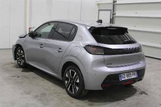 Peugeot 208  picture 4