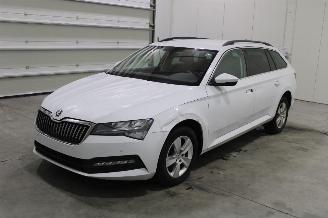 skadebil auto Skoda Superb  2022/6