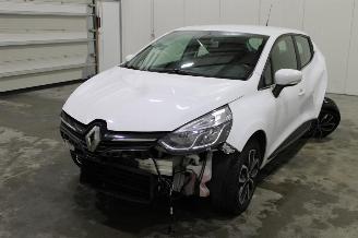 Schadeauto Renault Clio  2019/3