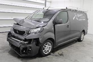 krockskadad bil auto Peugeot Expert  2020/5