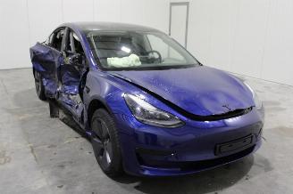 Tesla Model 3  picture 2