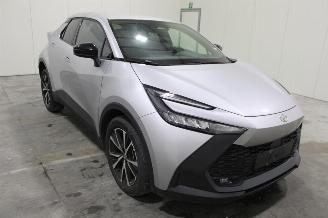 Toyota C-HR  picture 2