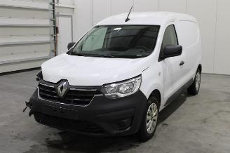 krockskadad bil auto Renault Express  2023/5