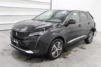 Damaged car Peugeot 3008  2021/9