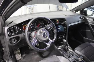 Volkswagen Golf  picture 10