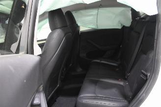 Tesla Model Y  picture 12