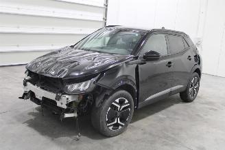 Damaged car Peugeot 2008  2024/5