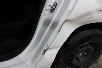 Peugeot 208  picture 13