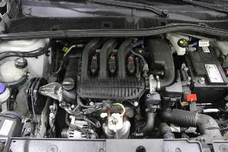Peugeot 208  picture 14