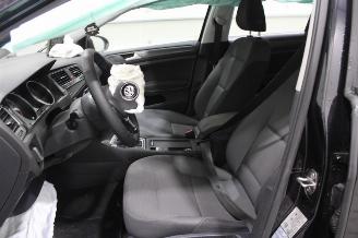 Volkswagen Golf  picture 11