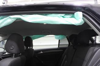Volkswagen Golf  picture 23