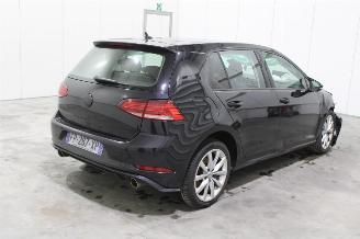 Volkswagen Golf  picture 3