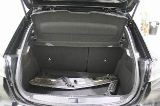 Peugeot 208  picture 17