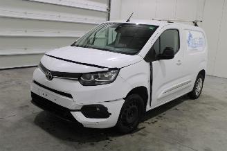 skadebil auto Toyota ProAce CITY 2023/2