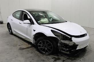Tesla Model 3  picture 2