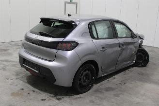 Peugeot 208  picture 4