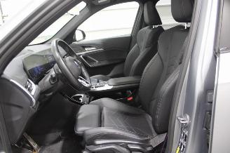 BMW iX1  picture 11