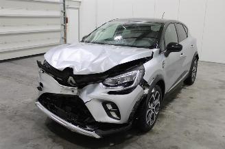 Vaurioauto  passenger cars Renault Captur  2022/6